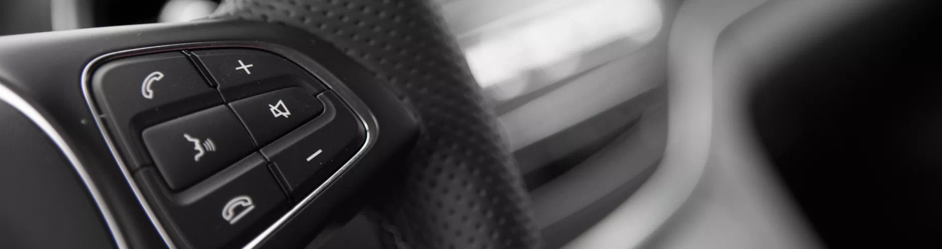 Guziki na kierownicy